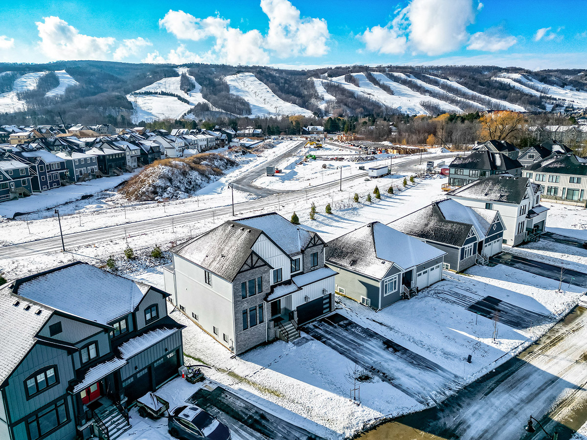 Crestview Estates Bungalows in Blue Mountain Collingwood