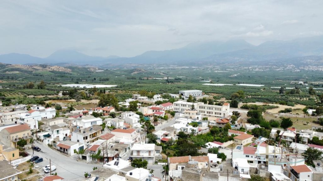 Cozy country house in a quiet village For Sale in Pompia Crete