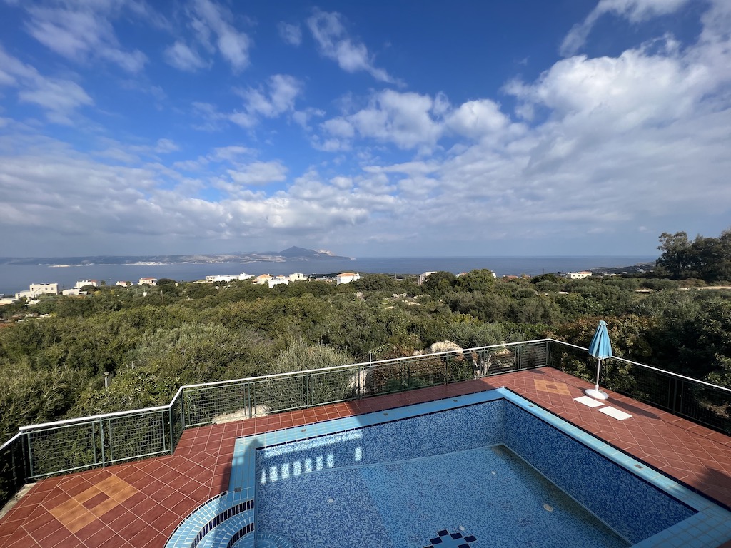 A WONDERFUL VILLA WITH A POOL IN KAMBIA Crete Expert