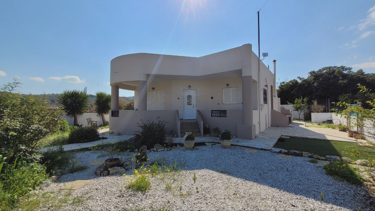 HOUSE IN THE CENTRE OF KALYVES Crete Expert