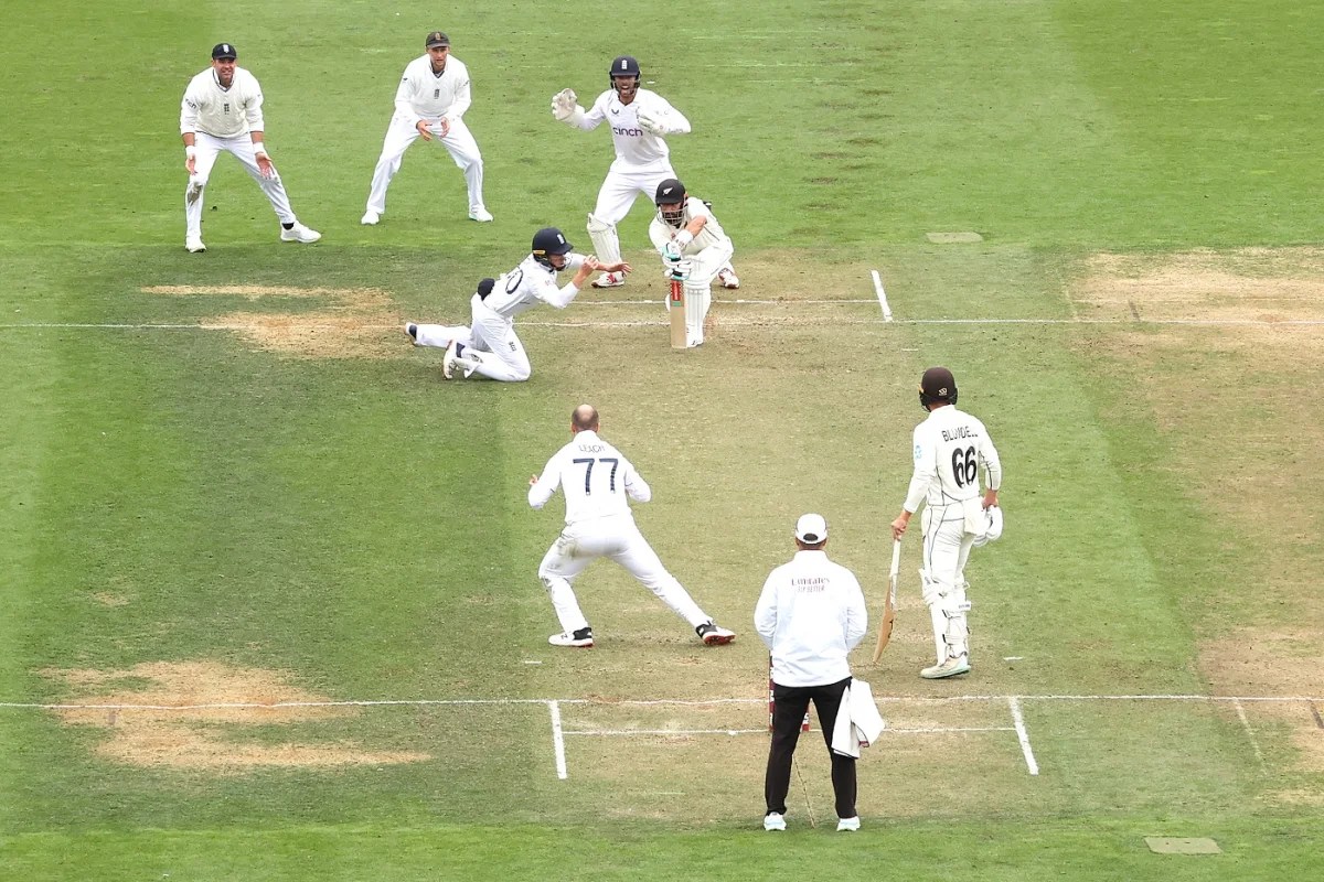 WATCH Ollie Pope Takes One Handed Catch To Dismiss Darly Mitchell