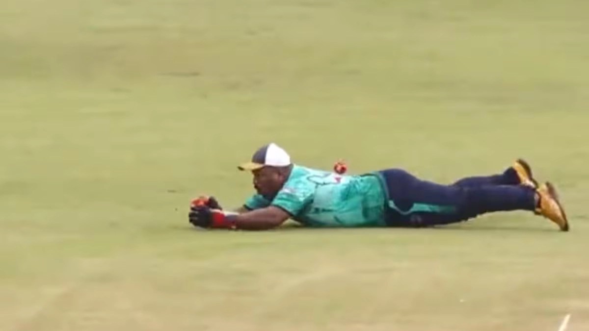 Watch Wicketkeeper's nolook catch breaks former CSK star