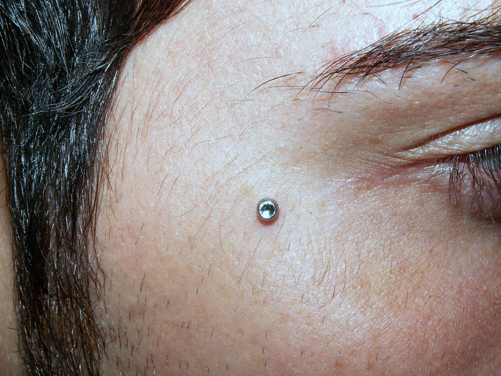 Piercings BorneoFlower Piercing Studio