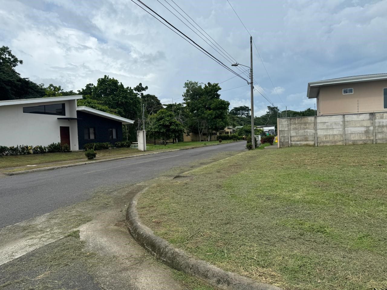 Costa Rica Luxury Real Estate ** Fantastic AFFORDABLE Lot in Llanuras