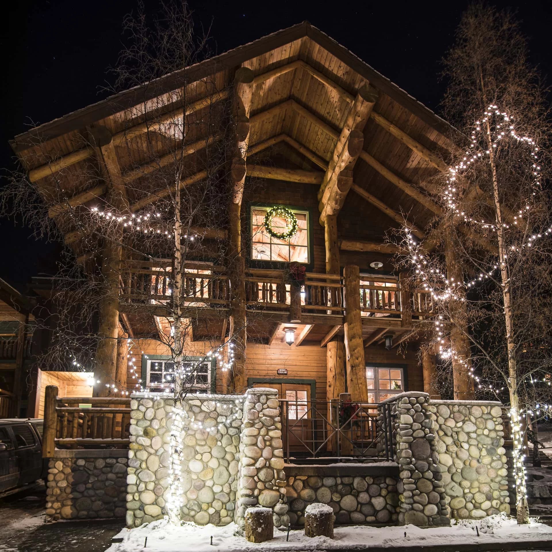 Buffalo Mountain Lodge Canadian Rocky Mountain Resorts