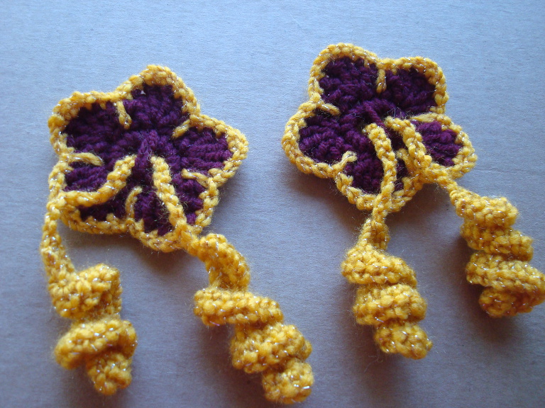 Hibiscus Flower Hair Ties FREE Crochet Pattern