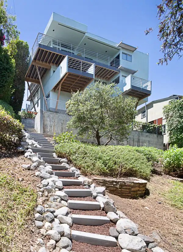 The RobinsonNicolais House, 1990 Crosby Doe Associates, Inc.