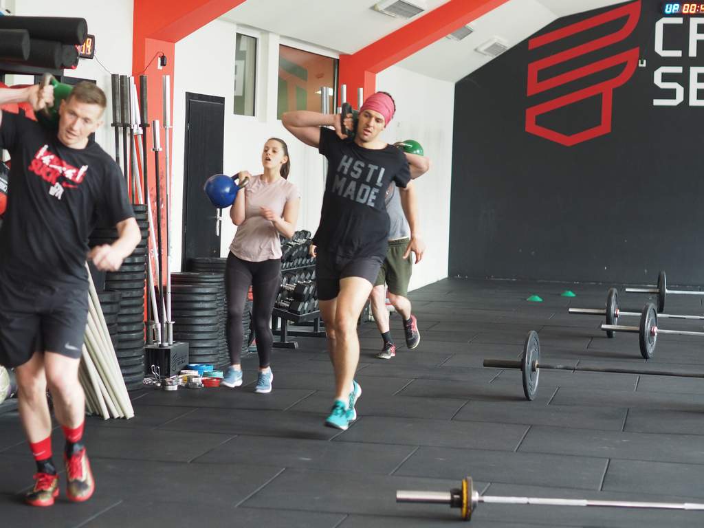 5 Push Presses 10 Wall Balls CrossFit Serdika CrossFit in the heart