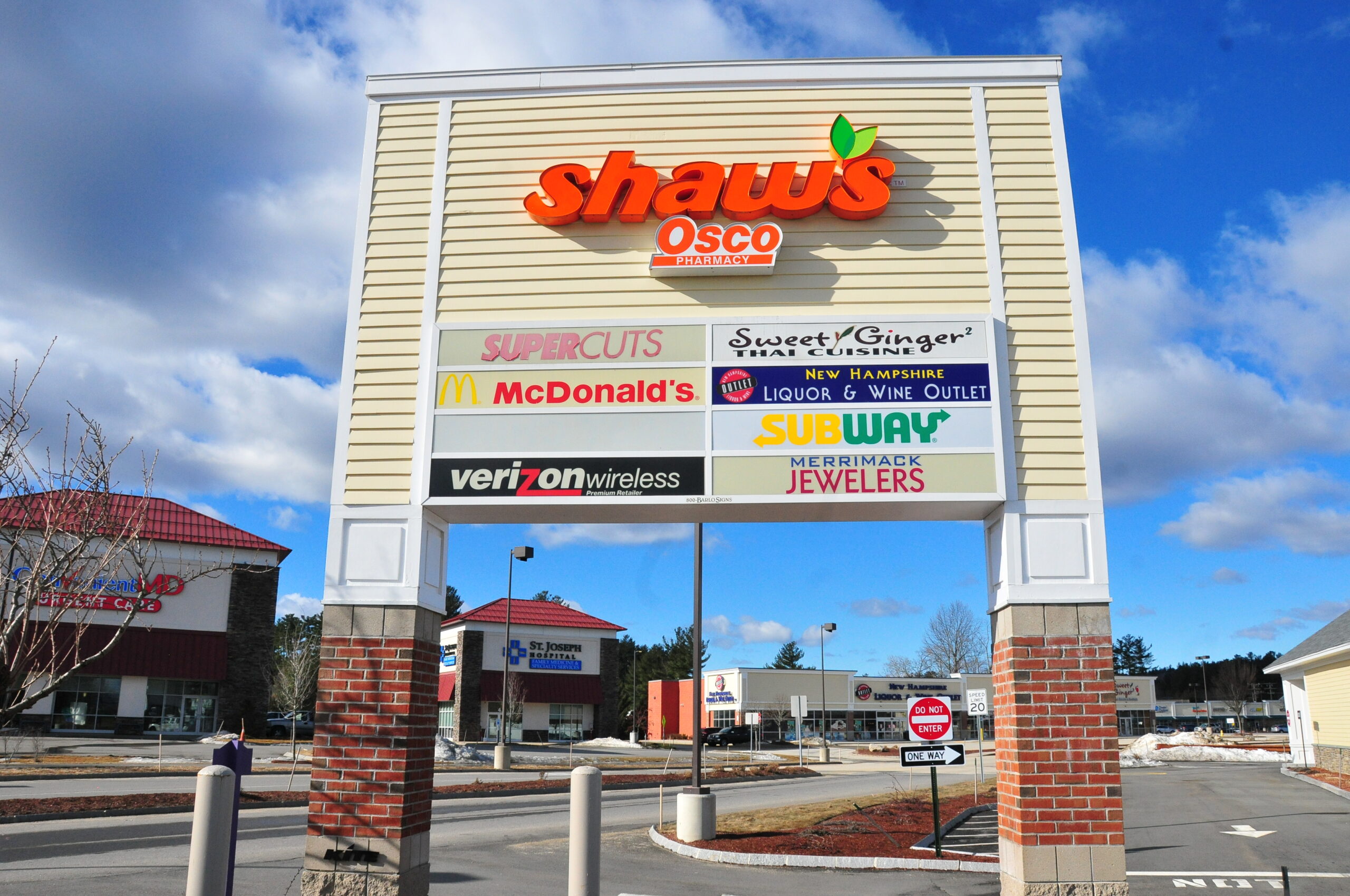 MERRIMACK VILLAGE CENTER, MERRIMACK, NH Crosspoint Associates