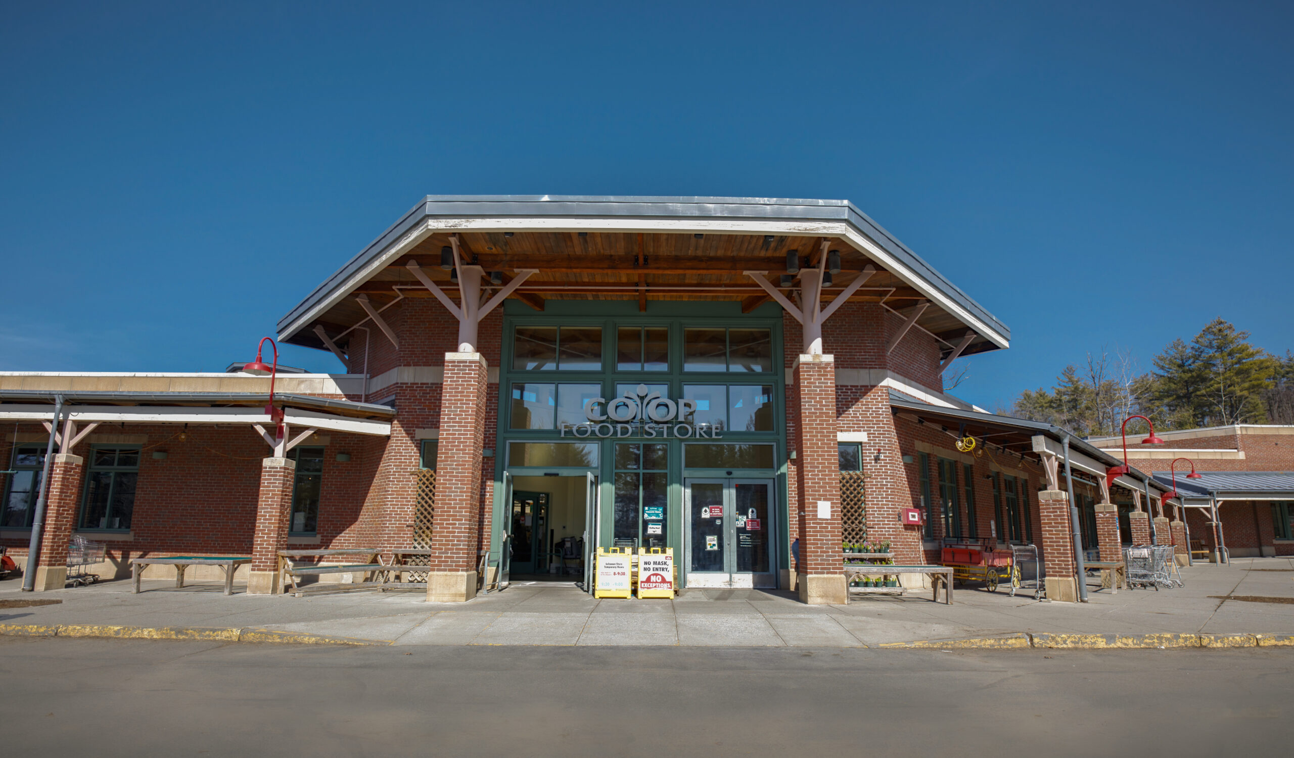 CENTERRA MARKETPLACE 12 CENTERRA PARKWAY, LEBANON, NH Crosspoint