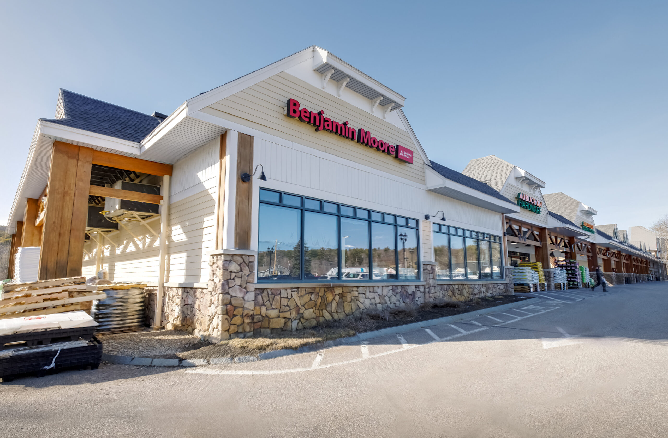 MEREDITH BAY SHOPS 38 NH ROUTE 25, MEREDITH, NH Crosspoint Associates