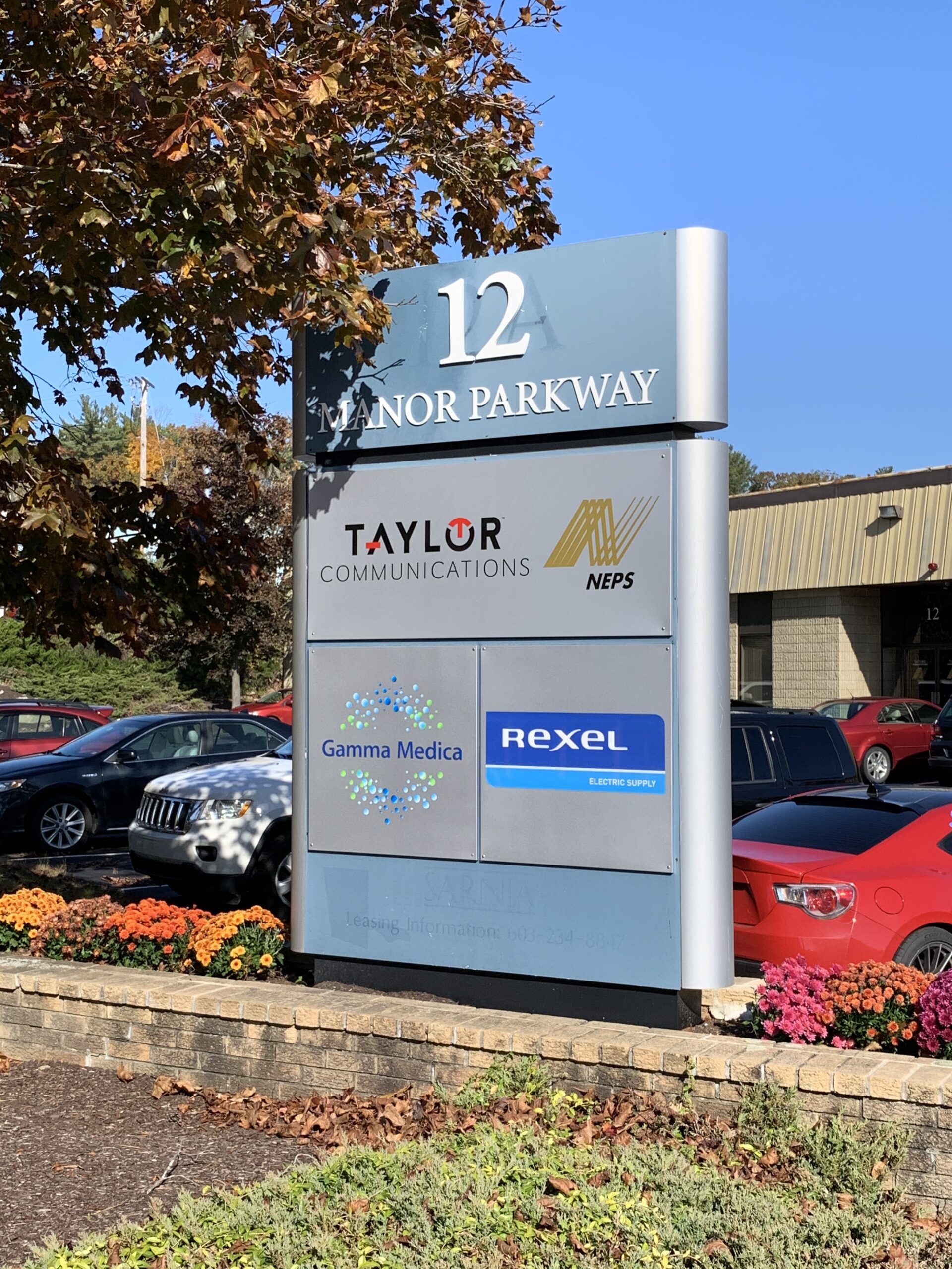 12 MANOR PARKWAY, SALEM, NH Crosspoint Associates