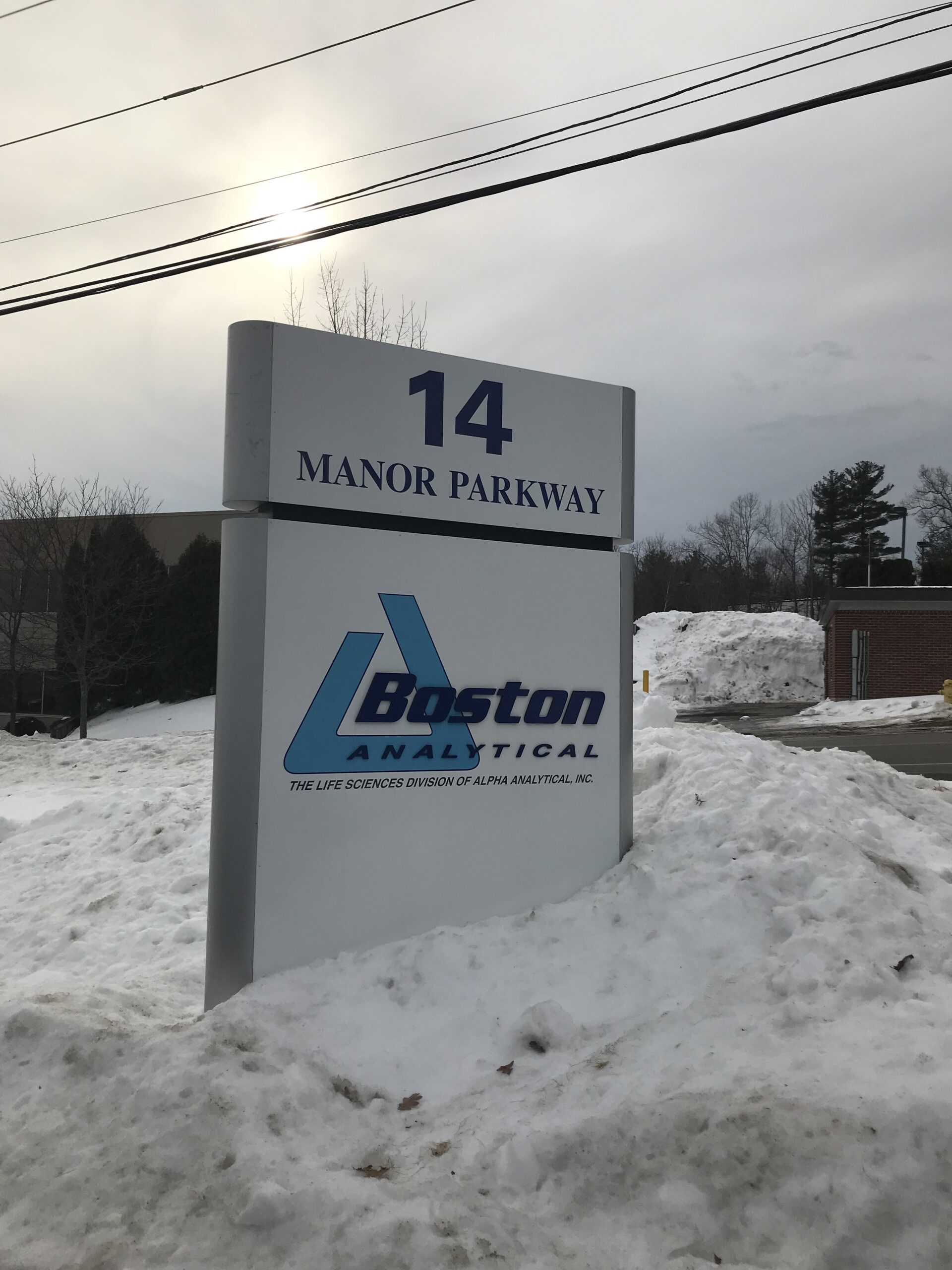 14 MANOR PARKWAY, SALEM, NH Crosspoint Associates