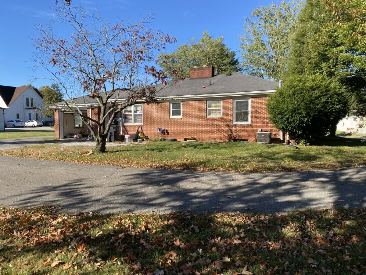 Brick Home & Lot • Basement • Chancery Court Auction Live & Online