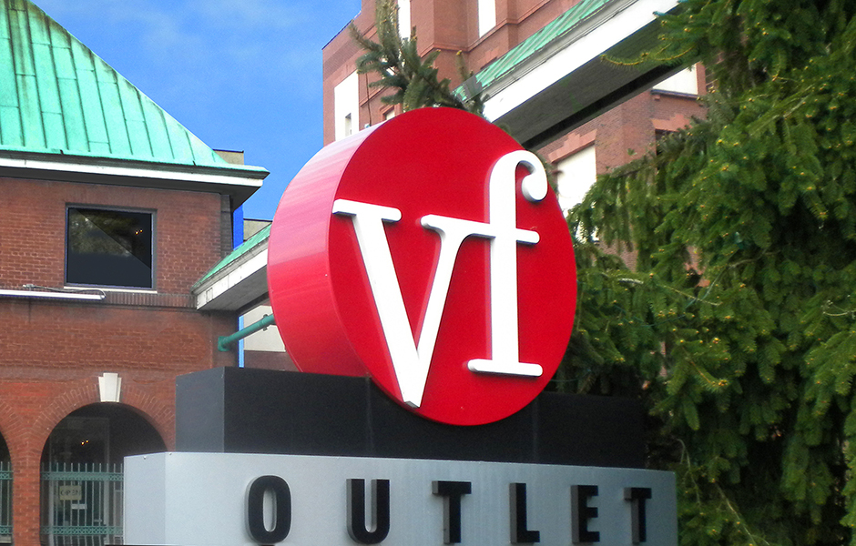 VF Outlet Stores, Re-Brand, Strategy, Logo, Identity. CrossRoads STX