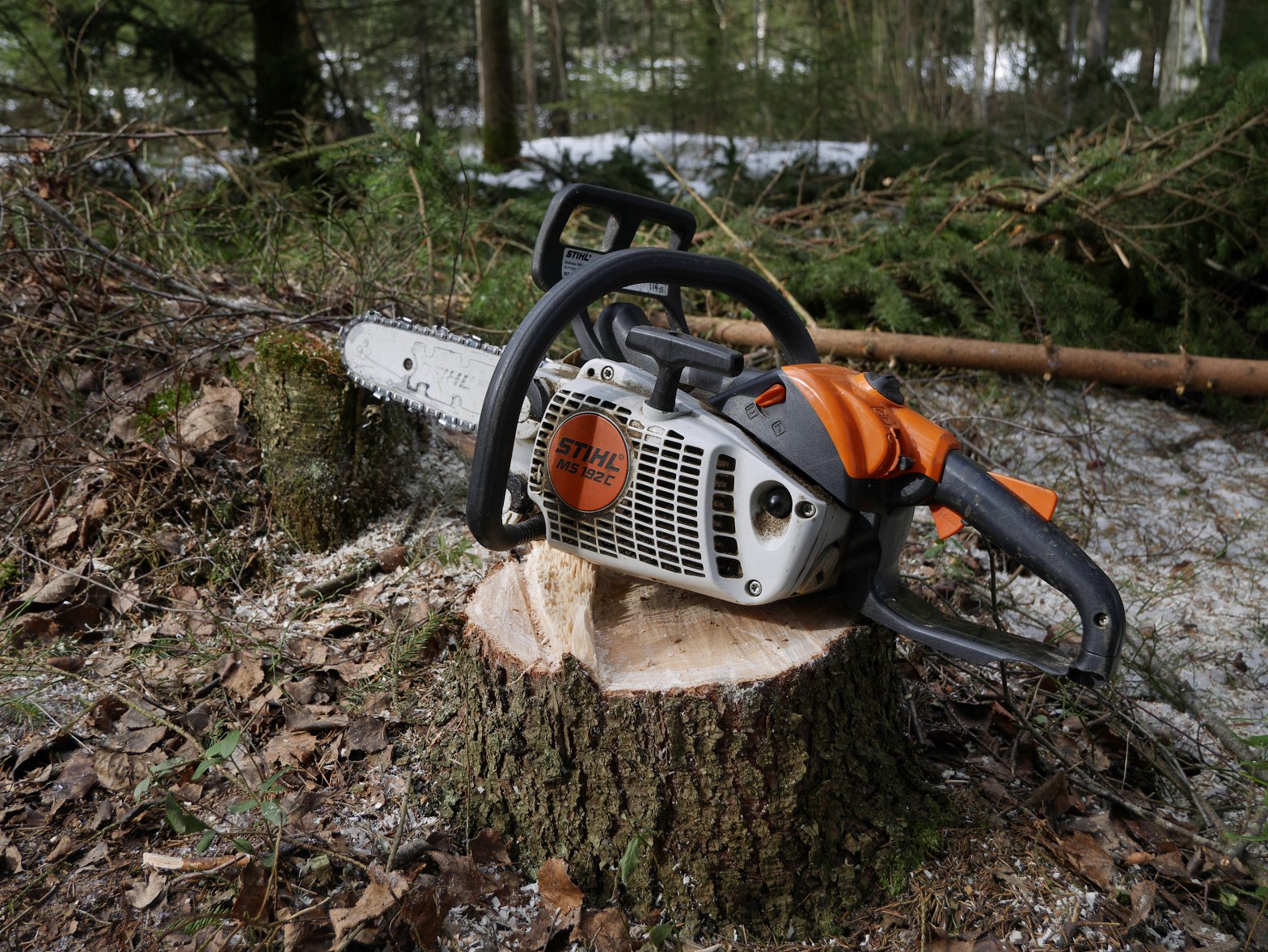 How to Tell if a Chainsaw Clutch Is Bad? Causes & Fixes