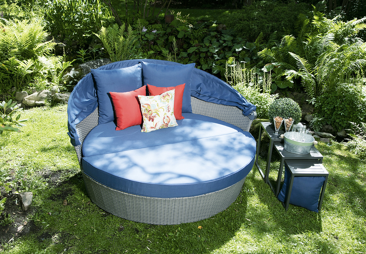 Moon Bed Crown Spas & Pools