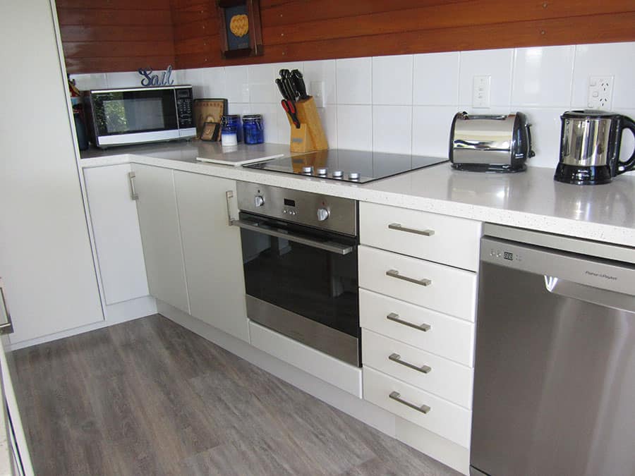 Sails Villa, book now! Crows Nest Villas Opua