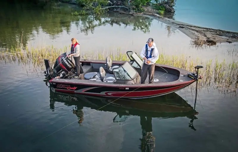 How Much Does A Bass Boat Weigh? With 19 Examples