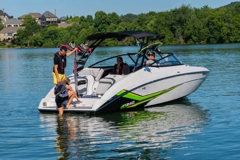 The 7 Best Jet Boats + In Depth Buying Guide