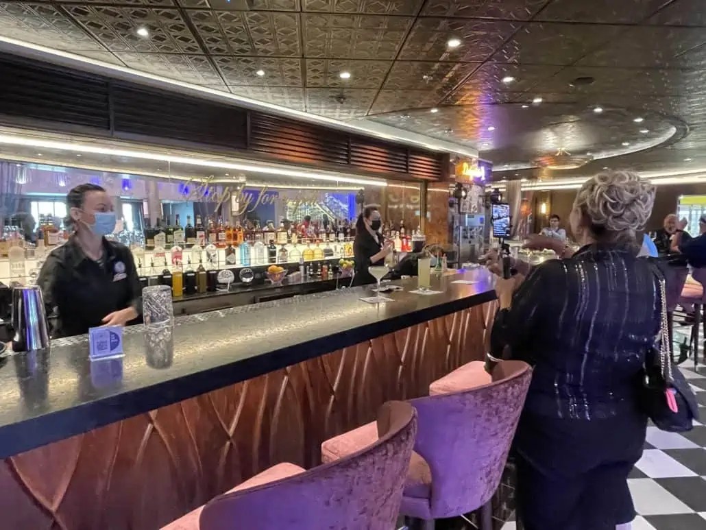 12 Bars & Lounges on Carnival's Mardi Gras [PHOTOS]