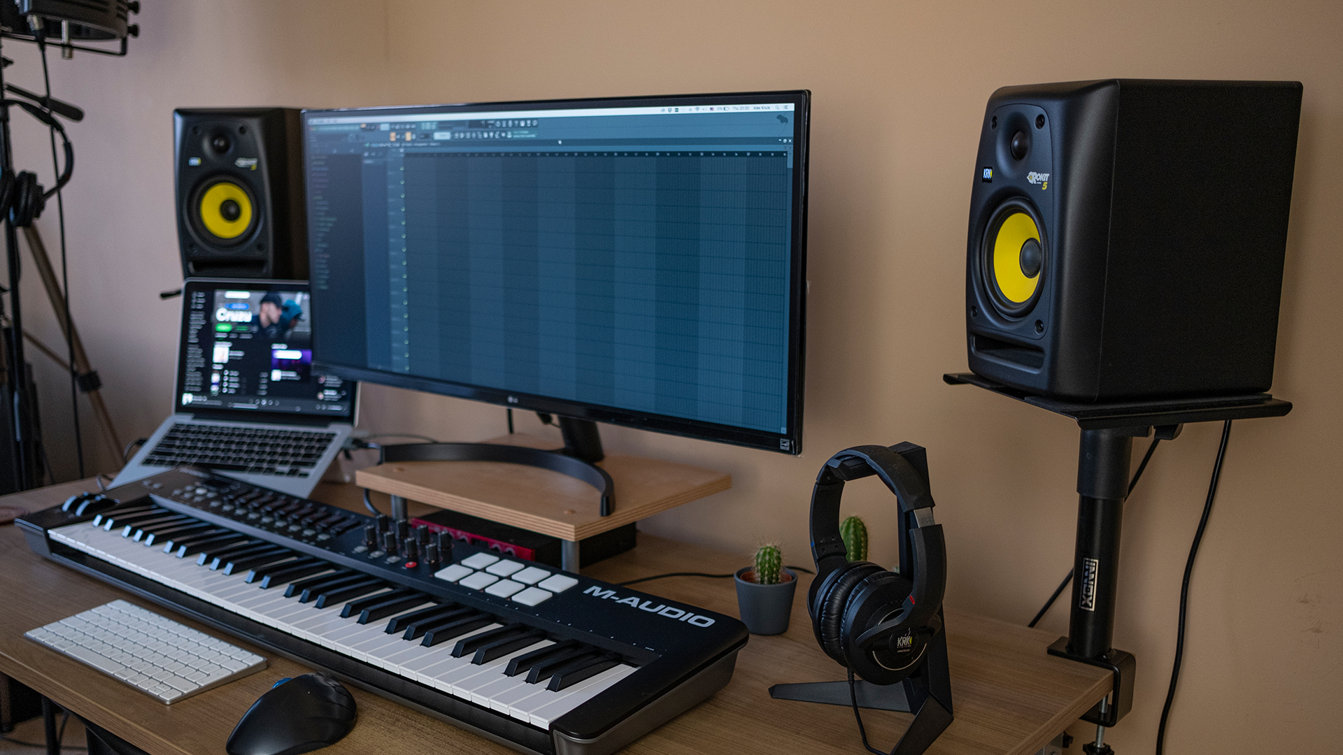 Best Budget Studio Monitor Stands Innox IVA MON08 Cruzu Music