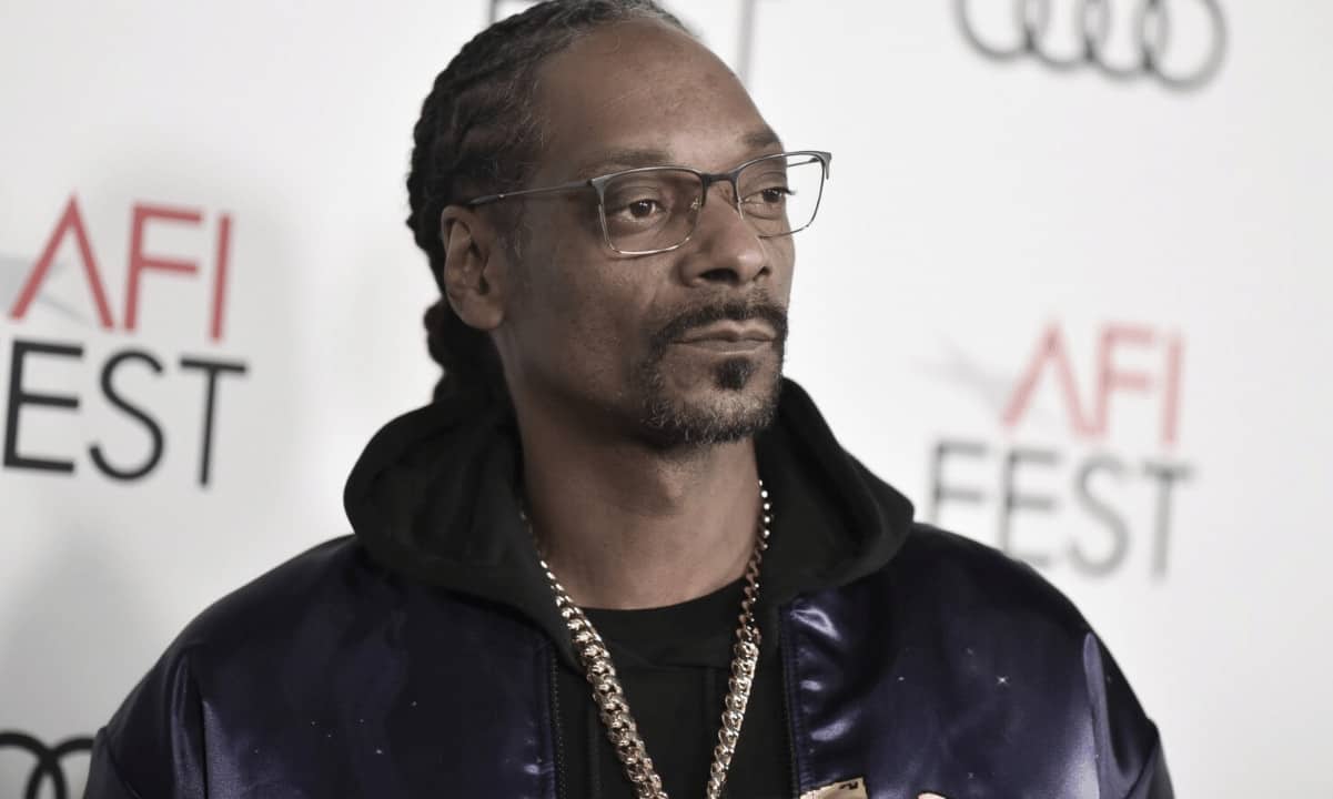 Snoop Dogg Brings Digital Weed Farms to the Metaverse Bidya