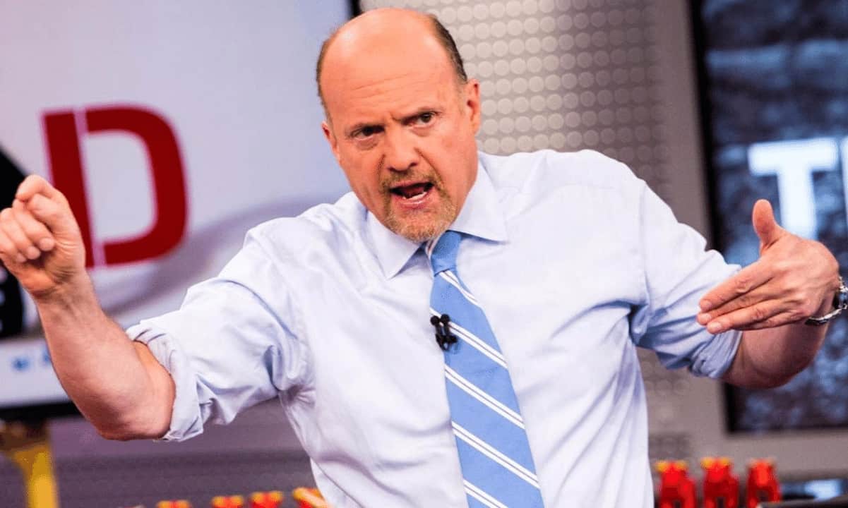 Jim Cramer Advised People to Buy Silicon Valley Bank Stock a Month