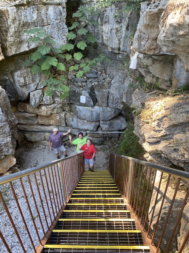 Retro Crystal Onyx Cave