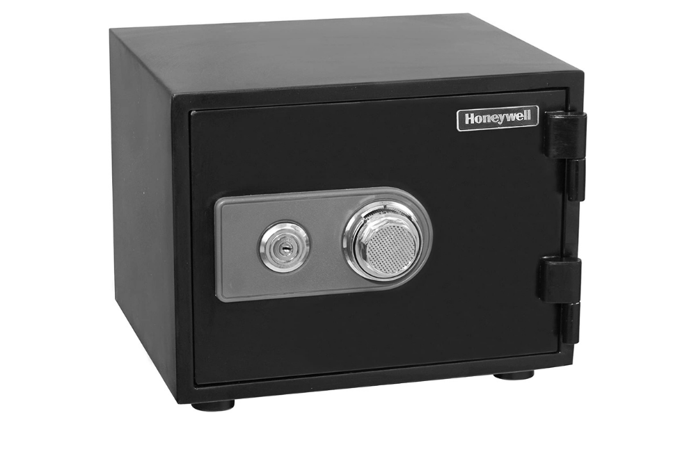 8 Best Jewelry Safe Boxes of 2021 【All Brands Reviewed】