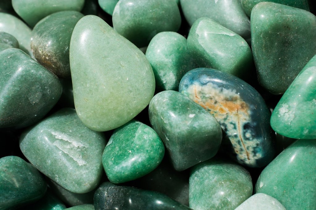 Green Crystal Stones List, Meanings and Uses