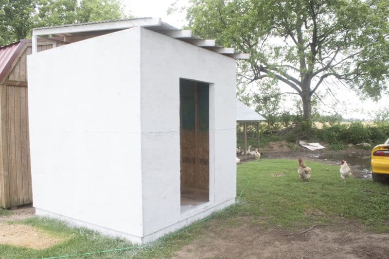 10 Free 8x8 Chicken Coop Plans You Can DIY This Weekend