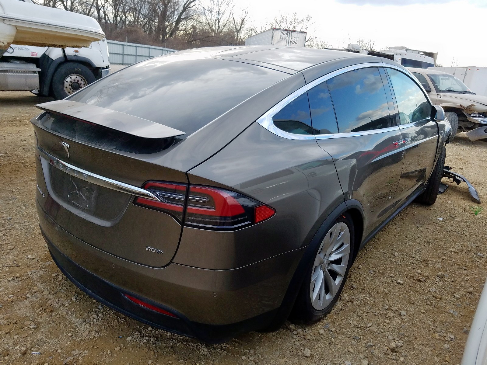 2016 TESLA MODEL X for Sale KS KANSAS CITY Thu. May 14, 2020