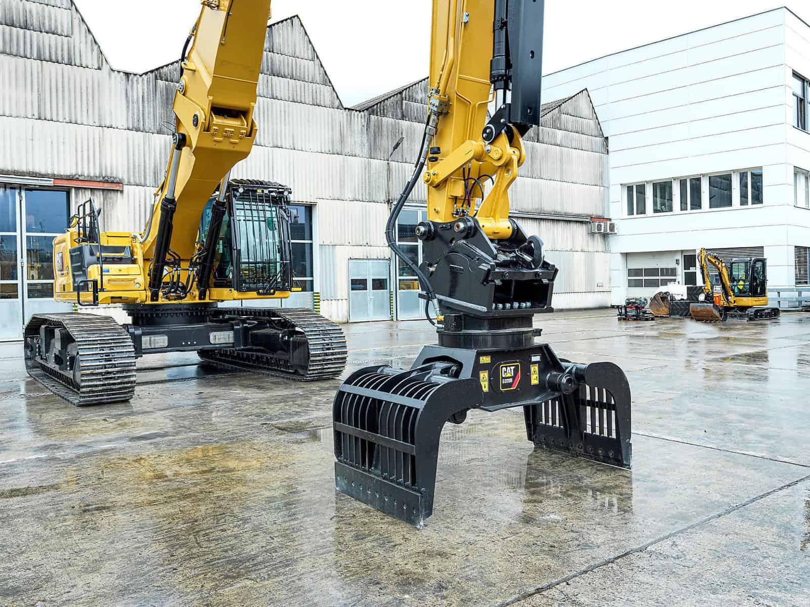 NEW CAT® 340 UHD DEMOLITION EXCAVATOR FEATURES HIGHER VERTICAL REACH