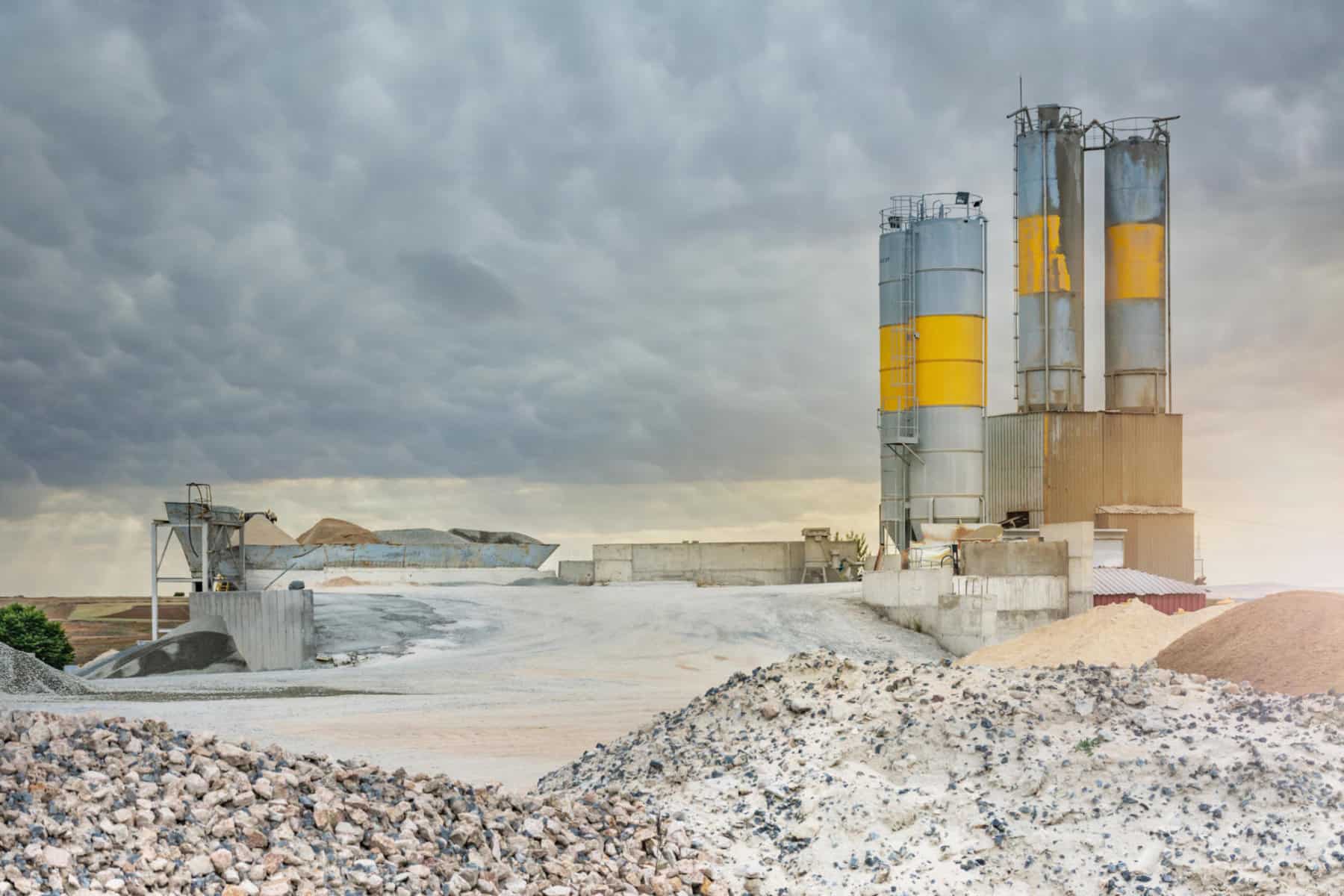Holcim US Transitions Illinois Facility to LowCarbon Portland Limestone Cement Civil