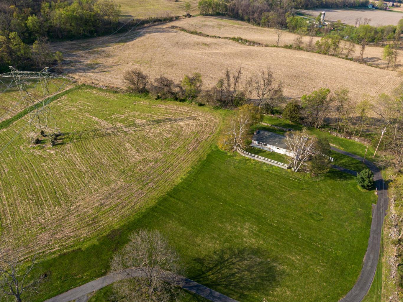 6508 Koehler Rd, Lower Mt. Bethel Township Cindy Stys Equestrian