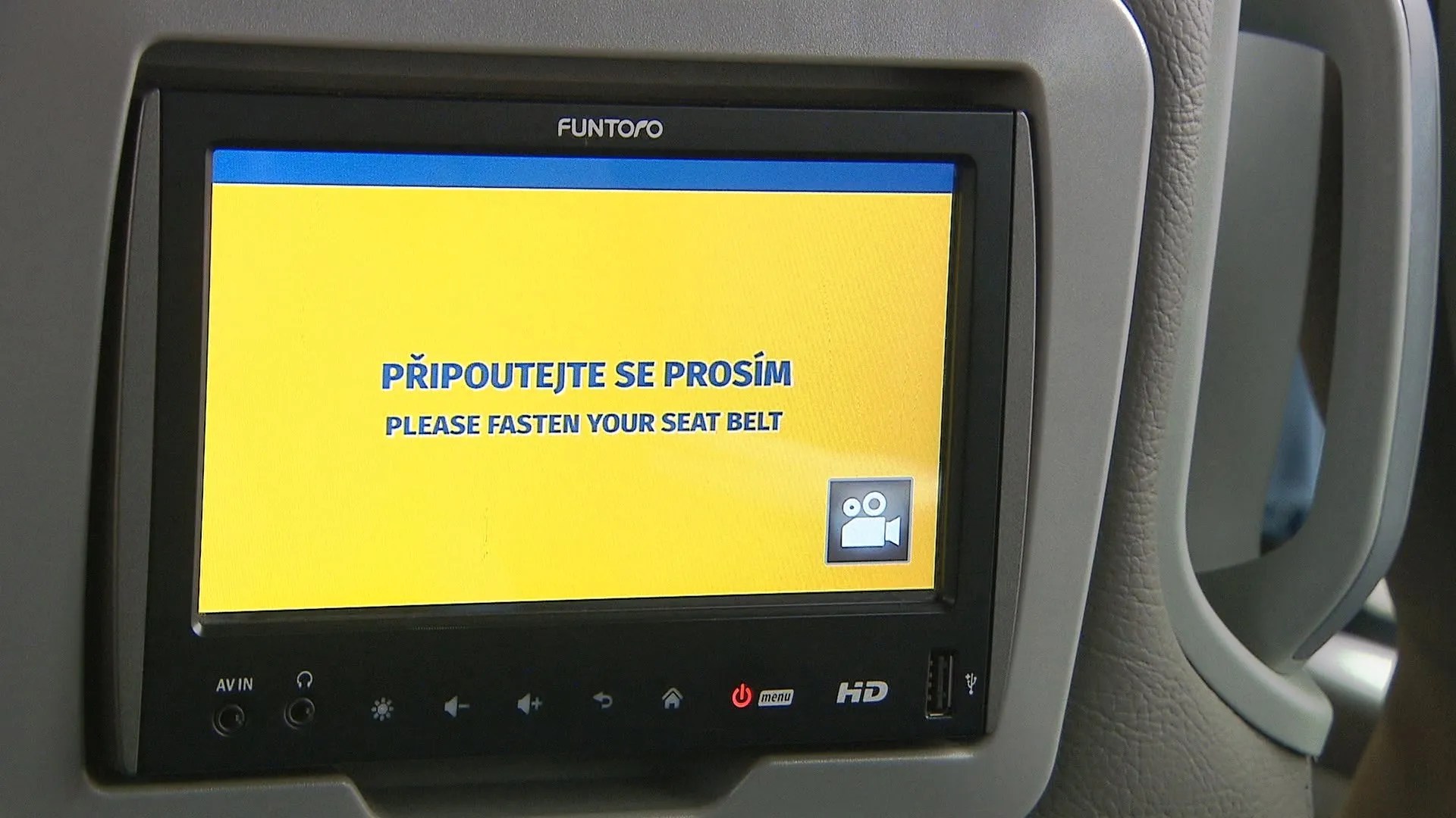 Pasy Jsou Povinne V Aute I Dalkovem Autobusu V Taxiku Ani Mhd Ale Ne Ct24 Ceska Televize
