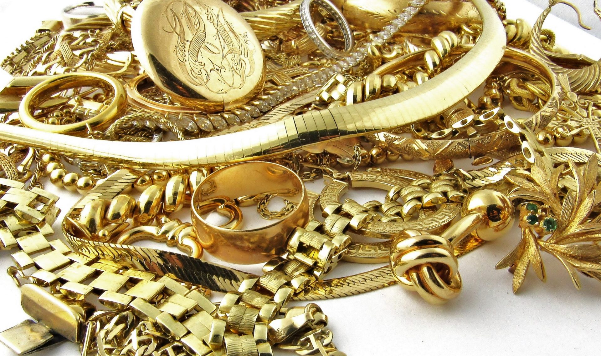 Sell Gold and Silver in CT Buyers of Gold, Silver, and more!