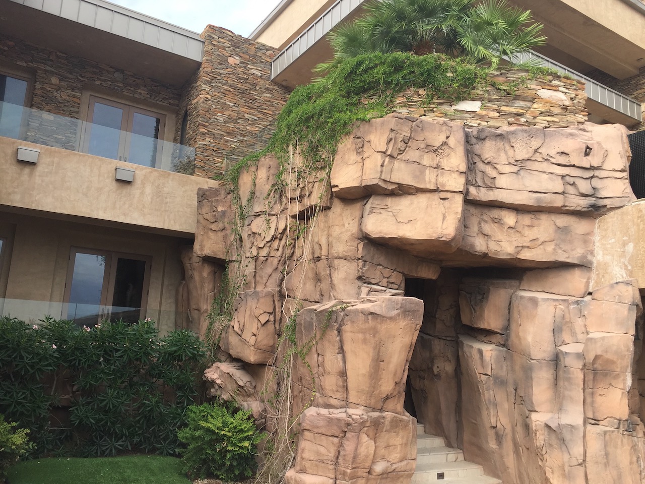 Rock Features Concrete Texturing