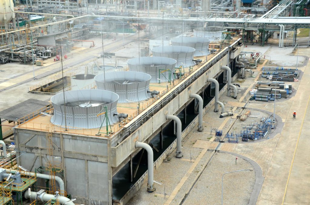 Traveling Cooling Tower Screens vs. Fixed Cooling Tower Screens CTVS, LLC