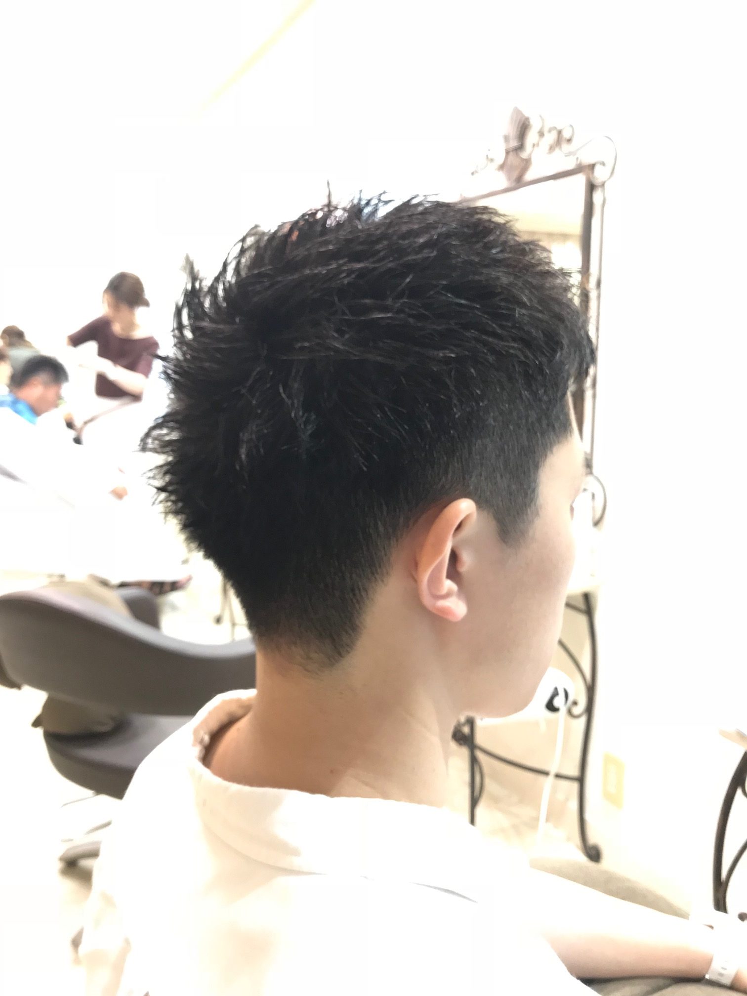 現代の髪型 100+ EPIC Bestメンズ 耳 周り カット