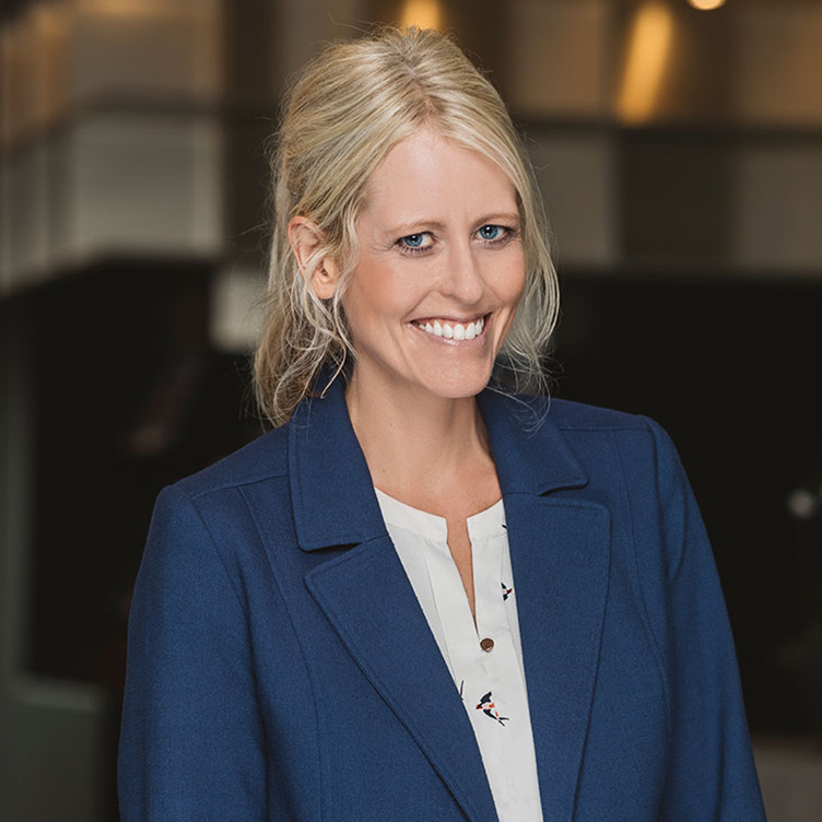 Jung, innovativ und realistisch wir sind das Team der Cube Real Estate.