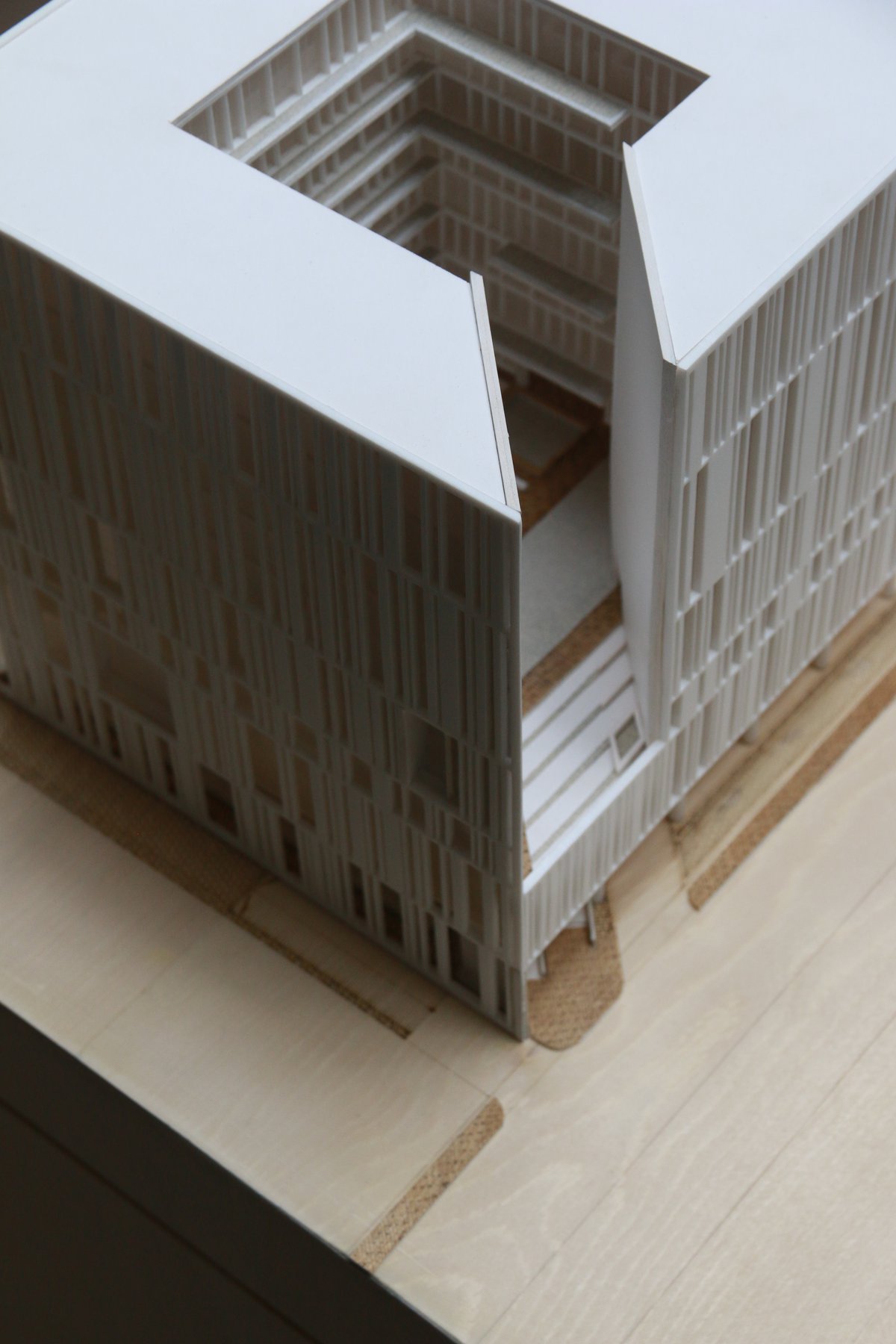 DESCO Head Office CUBEINSIDE