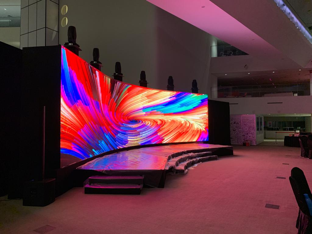 Boost Collaboration With LED Video Wall for Large Workspaces
