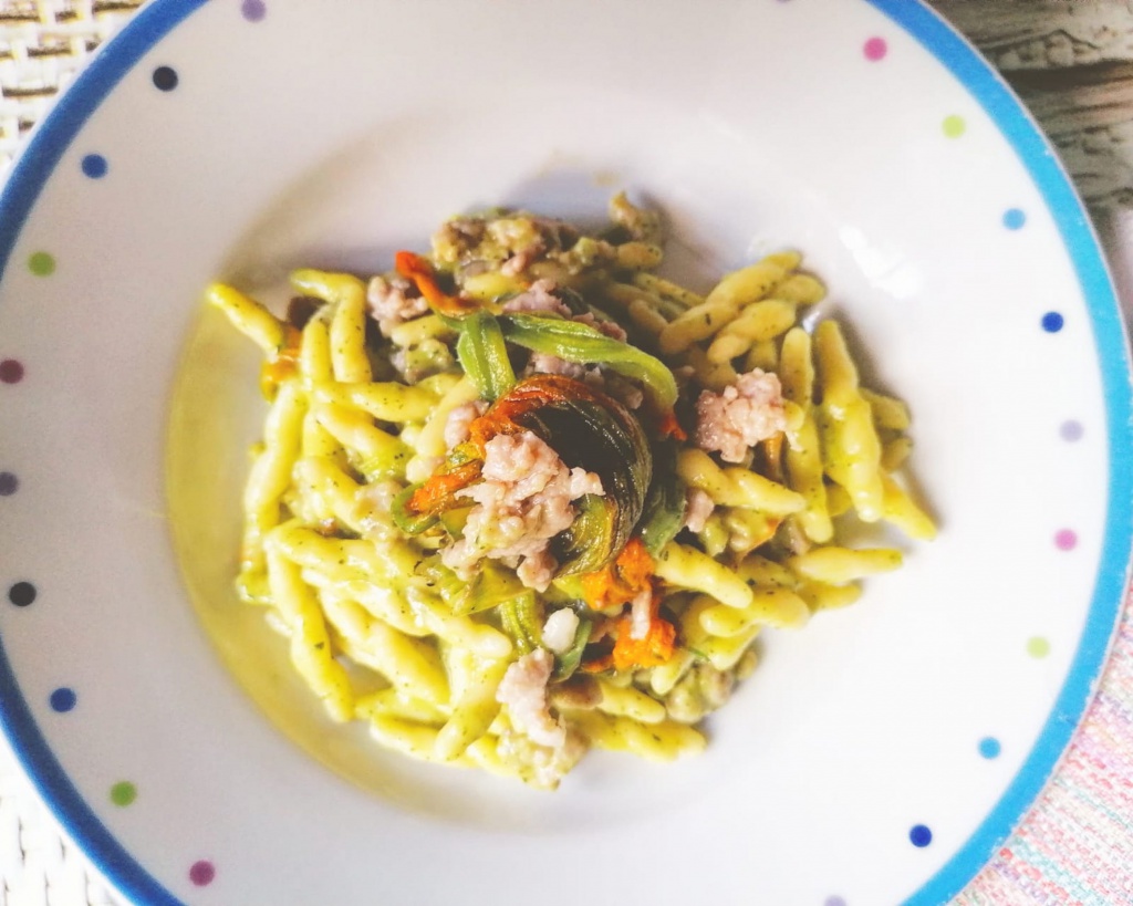 Ricetta Pasta Fiori Di Zucca E Salsiccia