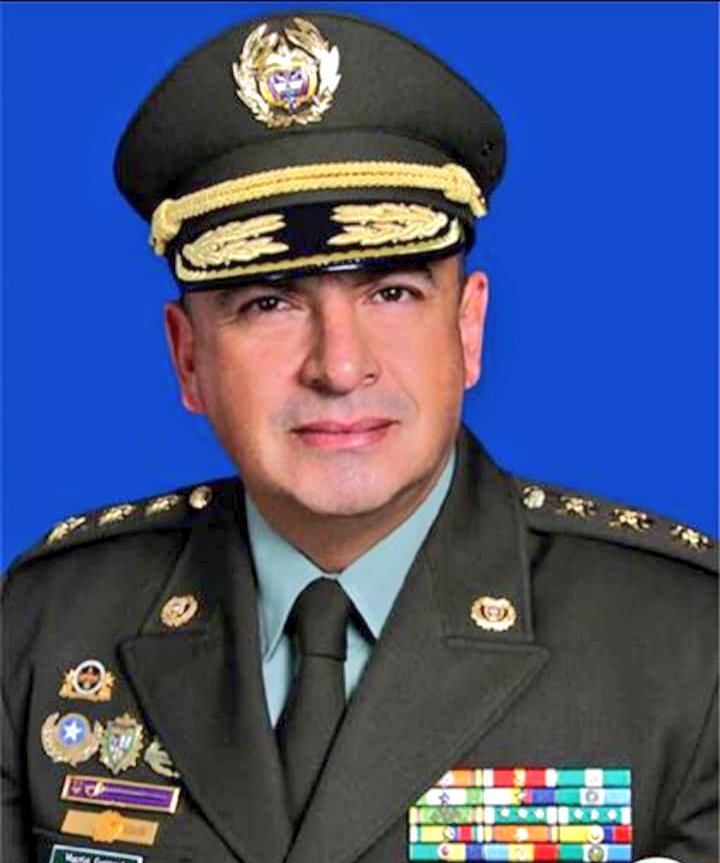 González Airlines el exclusivo vuelo de la familia del general