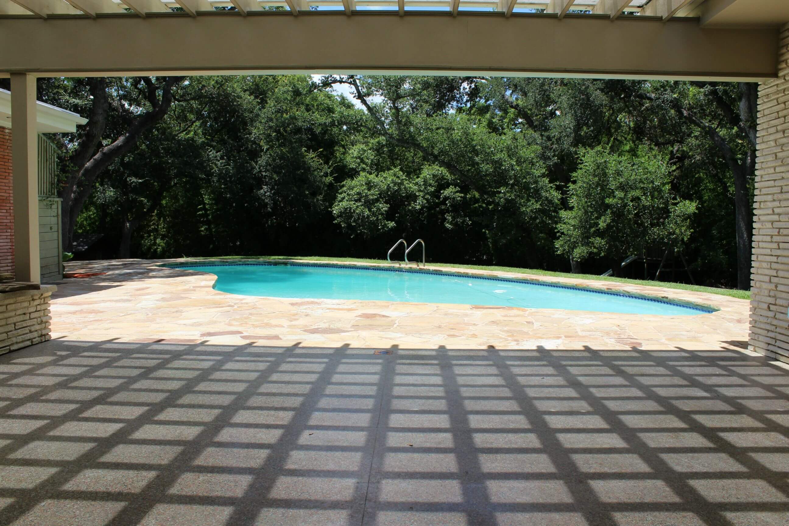 MidCentury/ModRanch Home in Castle Hills, San Antonio CueThat