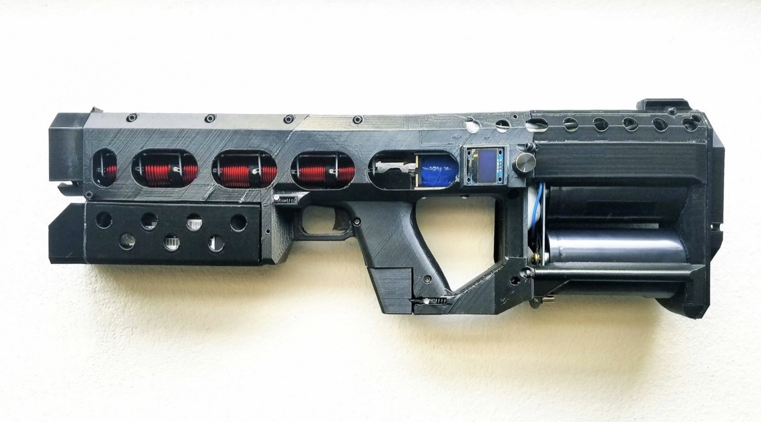 Arma Electromagnética de Uso Personal a la Venta La Cueva del Lobo