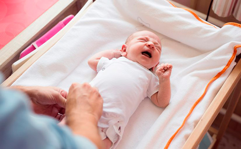 Cómo vestir a un bebé recién nacido Consejos para vestir al bebé