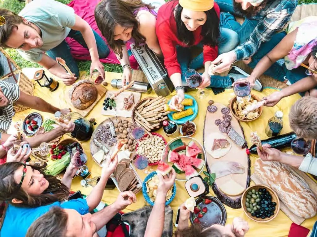 What to Bring to a Camping Potluck? CULINARY DEBATES